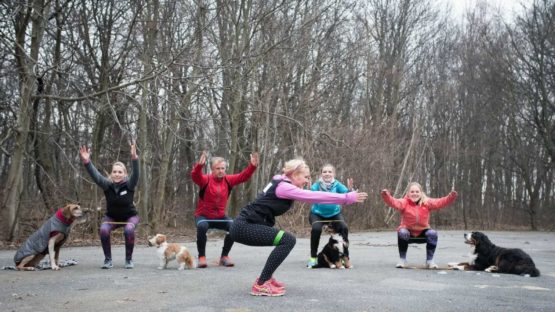 Fit werden mit Hund: Squats